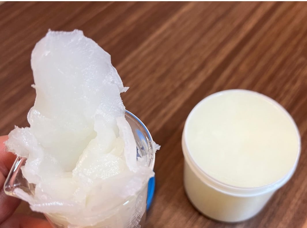 Paraffin vs Vaseline, Difference Between Paraffin and Vaseline, Industrial and Commercial Applications, Difference Between Paraffin and Vaseline, Exploring the Versatility of Vaseline,