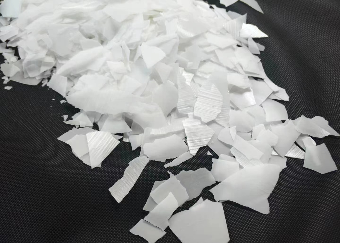 Polyethylene Wax, Plastic and Polymer Industry, Coatings and Paints, Adhesives and Sealants, Rubber and Tire Industry, Printing Inks, Textile Industry, Cosmetics and Personal Care, Candles,